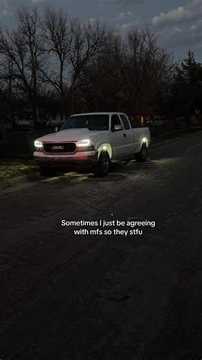 #trucktok #gmt800 #blondesdoitbetter #jetblacks | Truck