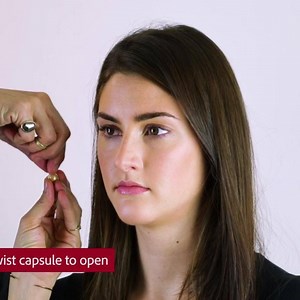 Add a twist to your skincare routine. Learn how to apply Advanced Ceramide Capsules for a youth-restoring boost! 💄: Rebecca Restrepo | Elizabeth Arden