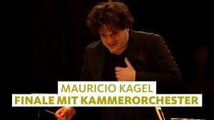 Vor 15 Jahren verlor die zeitgenössische Musikszene einen seiner originellsten und profiliertesten Komponisten. Mauricio Kagel beeinflusste mit seinen Werken viele Bereiche, darunter das Musiktheater, Orchester- und Kammermusik, sowie Film- und Hörspielmusik. | WDR Sinfonieorchester