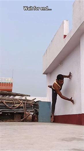 Spider-man pushups 🕷️🔥☠️#shorts #pushups #calisthenics #viral #challenge #youtubeshorts #fitness