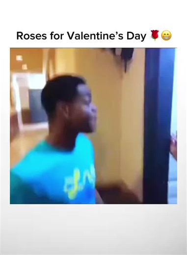 Send your girl some roses as well 🌹😁 #valentinesday #viralvideo #fypシ゚viral #tiktokviral #foryou
