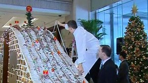 World record 1,068m Christmas cake made in China