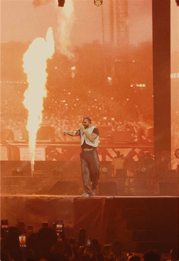 The energy for Drake is always 💯 @Rockstar Energy UK #20yearsofwireless #drake #wireless