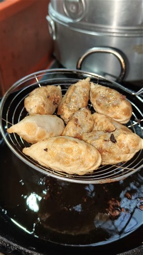 🔥 Momos Review | Taste Test | Best Street Style Momos 😋#food #foryou #trending #viralvideo #momos