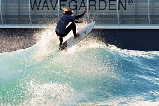 Expert Turns Surf Session - The Wave Bristol