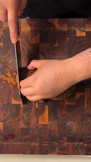 It's never too late for a date night 💕 @chefzoldyk_ beefs up the flavor in his Bagoong Steak dish with our Beef Bouillon Cubes, creating a meal that's guaranteed to impress that special someone 🥩 | Knorr