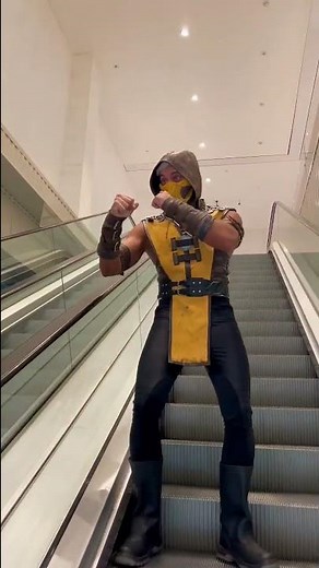 Escalator Mortal Kombat Prank😱