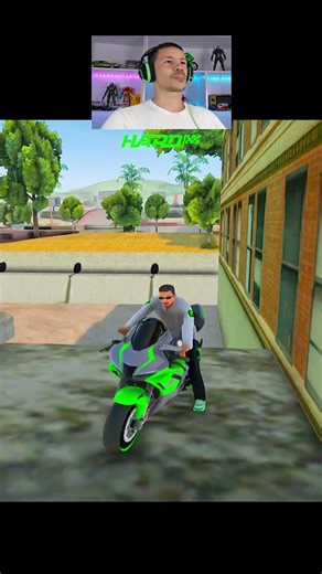 Nao adiantou muito policial tentar pegar ele nessa fuga insana no gta #shorts #viralvideo