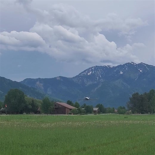 stuff 🤠🤙🤙 #Daher #TBM #mountains #takeoff #850 #wyoming #SOCATA | BareSky