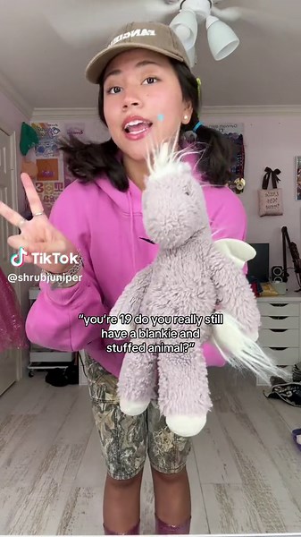 Meet Betty: My New Stuffed Animal Pegacorn | Blankie Memories