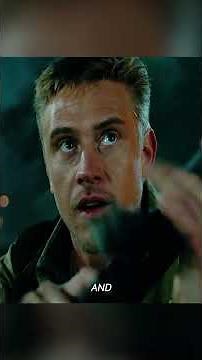 On Halloween night, a genius boy put on a Predator mask and walked down the street#shorts #movie