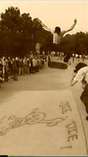 Josh Kalis tre flip 25 years ago alien workshop/habitat demo ohio #photosynthesis #alienworkshop