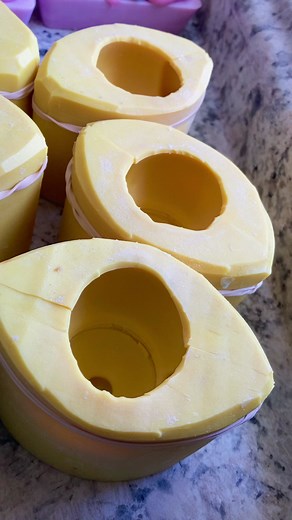 6.4M views · 10K reactions | Afternoon Tea themed wax melts 𥳐 I was going for something that reminded me of my friend Maria. So I went with a little self care Sunday vibe with some tea and a little wax melt treat on top 殺 #artist #tea #selfcaresunday | The Starlit Corner | Facebook