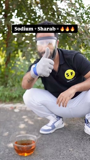 Ashu Ghai | Alcoholic drinks mainly contain ethanol and water. When sodium reacts with ethanol, it forms sodium ethoxide and hydrogen gas. In this... | Instagram