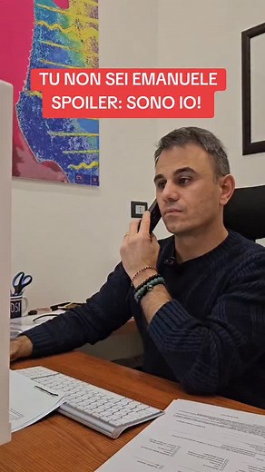 28K views · 471 reactions | Cliente: "Vorrei parlare con Emanuele" Io: "Sono io!" Cliente: "No lei NON è Emanuele" Io: "Le giuro che sono io..." Cliente: "MI PASSI EMANUELE VERO!" Dopo 10 minuti che insiste che NON sono io, le dico che in ufficio ci sono 3 Emanuele... ma in realtà sono l'UNICO Emanuele in DSI Design  A volte la pazienza ha un limite. Quello della fantasia no. #trolling #clienti #vitadaufficio #webagency #telefonate | DSI Design - Web Agency | Facebook