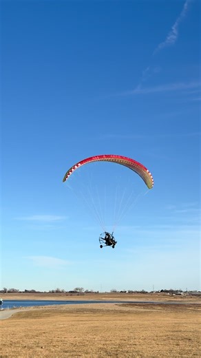 Cross wind landing and then taxi back over to the truck!#apco #paramotorlife #paramotorpilot #LetsFly #paramotor