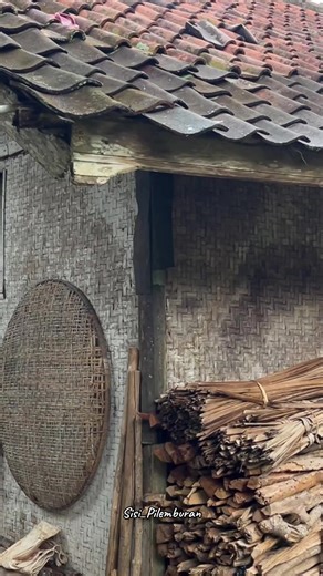 Suasana Pedesaan dengan Kecapi Suling Sunda