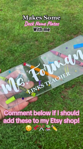DIY Desk Name Plates - Personalized Teacher Name Plates