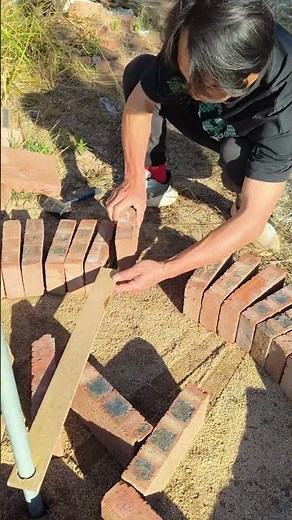 The secret to arranging circular tiles in a neat pattern. #tips #building #satisfying