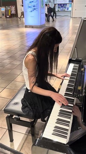 Australian Pianist Live in TOKYO, JAPAN! Clocks COLDPLAY Cover #coldplaycover #pianocover #coldplay