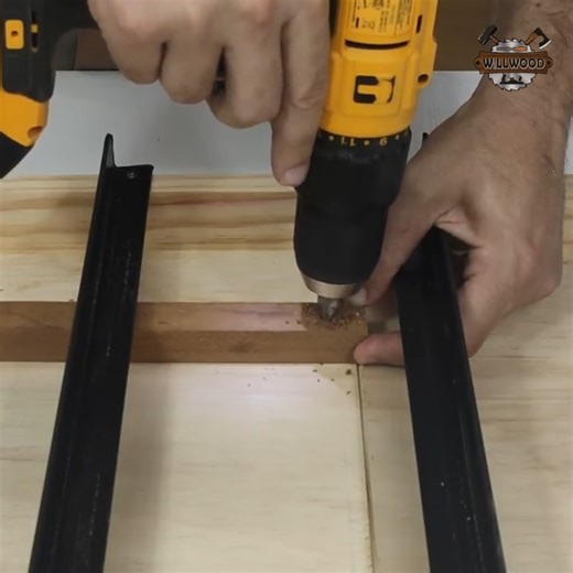 One of the most clever builds we've shared — practical, simple, and genius! #workshop #woodworkingprojects #woodworkingtips #diy #carpentry #canalwillwood #woodwork | WillWood Diy & Woodworking