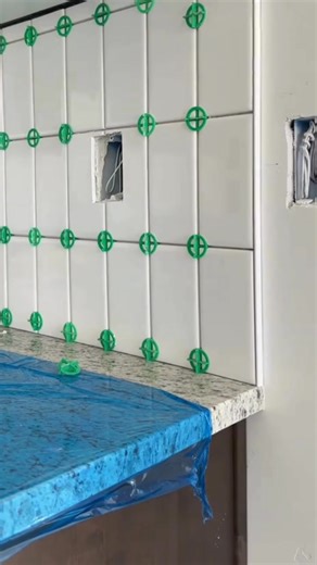 Fresh kitchen, fresh energy! 💡 Turning the heart of the home into a cozy corner where every meal feels special. What’s your favorite kitchen detail? ✨ #KitchenMakeover #HomeVibes #CozyKitchen #InteriorGoals #KitchenInspo #ModernLiving #HomeStyle #FreshSpace #KitchenDesign #DailyInspiration #HomeTransformation #DreamKitchen #LivingBeautifully | Interior Decor World