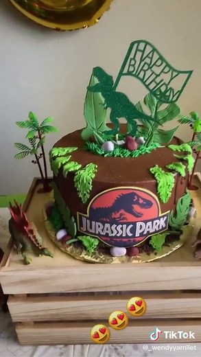 Dinosaur Birthday #Dinosaur #birthday #Dinosaurcake #Trex #balloon