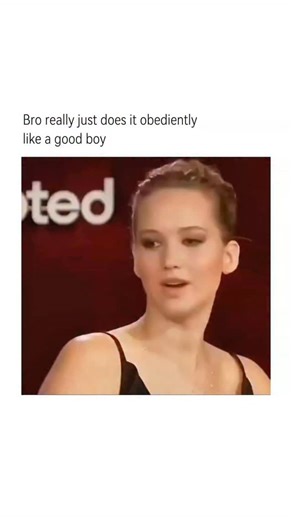 LOOK INTO POP on Instagram: "A candid interview moment from The Hunger Games: Catching Fire (2013) has gone viral, showing Josh Hutcherson in a relaxed, unscripted setting answering fan questions. With his natural charm and easygoing personality, Josh talks about the fun and chaos on set, especially his close friendship with Jennifer Lawrence and how they constantly joked around between takes. The clip stands out when he casually shares a now-famous behind-the-scenes story: Jennifer Lawrence acc