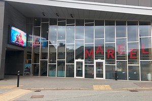 💐 A huge congratulations to the cast, crew & creatives of Shō and the Demons of the Deep on their tour which comes to a close tonight at the Byre Theatre 🌊🐚 Thank you to everyone who joined us for this captivating visual adventure story about how to be a small, brave person in a big scary world, directed by Shilpa T-Hyland ⁠and written by Zoë Bullock 🐙 Shō and the Demons of the Deep is an Independent Arts Projects production in association with National Theatre of Scotland Cast: Itxaso Moren