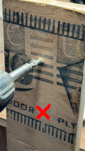 How to Screw Into Wood Properly (Without Ruining It!) #tools #hack #lifehacks #tips #lifetools