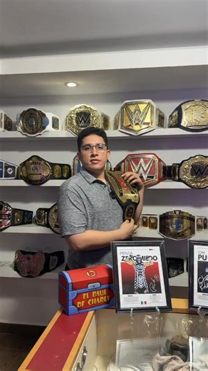 🔥 EL TEMPLO DE LA LUCHA ESTÁ AQUÍ 🔥 Si eres fan de la lucha libre, este reel es para ti 👊 En El Baúl de Charly encuentras: 🏆 Títulos tamaño real 🤼‍♂️ Figuras WWE y de colección 🖼️ Artículos premium para vitrina 💥 Piezas que no ves en cualquier lado ⚠️ Stock limitado, cuando se van… no regresan Los verdaderos coleccionistas ya lo saben 😮‍💨 📍 Culiacán, Sinaloa 📦 Envíos a todo el mundo 🛒 Compra directa en elbauldecharly.com | El baúl de Charly