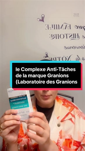 le Complexe Anti-Tâches de la marque Granions (Laboratoire des Granions GRANIONS - COMPLEXE ANTI TACHE VISAGE – Glutathion, Vitamine C, Zinc bisglycinate, Selenium, Niacinamide - Fabriqué en France - 1 MOIS C’est un complément alimentaire (30 comprimés) conçu pour améliorer l’apparence de la peau de l’intérieur, avec des effets revendiqués sur : • La réduction des taches pigmentaires / taches brunes (anti-taches) • L’éclaircissement et l’uniformisation du teint • L’éclat du teint (plus lumineux)