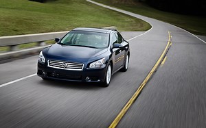 2012 Nissan Maxima Photo Gallery