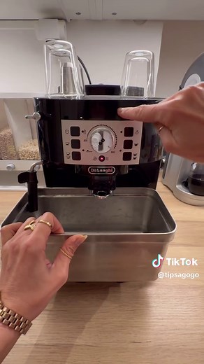 Détartrage facile de la cafetière De’Longhi