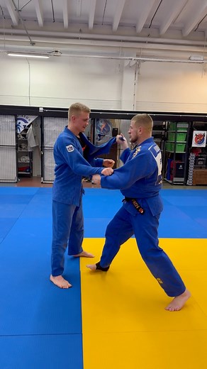 WATCH THIS POWERFUL THROW 🔥👊🏻 NAME OF THIS THROW?🔥👊🏻 #judo #judoka #judovideo #judostyle #judoippon #judojapan #judosila #judoteam #judothrow #judoworld | Denis Zenikov