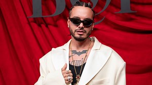J Balvin presenta su "Rayo Tour 2025" con un anuncio lleno de nostalgia - La Opinión