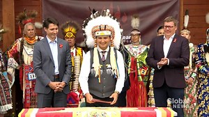 WATCH: While Tuesday’s signing for Cowessess First Nation to take control of its child welfare system is significant, two advocates say a lot more needs to change — via Nathaniel Dove. READ MORE: https://globalnews.ca/news/8008055/more-needed-after-cowessess-announcement-experts/ | Global Regina