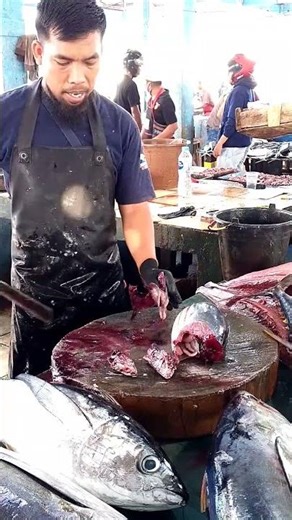 Fast⚡ Skipjack Tuna Cutting Hack You must see! #shorts #knifeskills #fishcutting #seafood