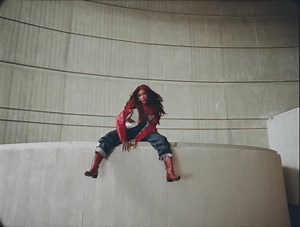 749K views · 17K reactions | Kendrick Lamar and SZA have released the music video for ‘luther.’ #kendricklamar #sza #luther #TheyKnowInfo | TheyKnowInfo | Facebook