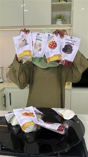 Kema cake na baki wahala?🥺koh inkin tambayi recipe ana miki rashin mutunci kafin abaki?koh yana miki tsada ne? Koh kin iya kinason yi amma measurement na miki wahala 🥺😕 Tom Gaskiya @eeshascakeandfoodsltd tagama muku aiki 🥹🥹Wllh Her products are amazing I don’t hype nonsense gaskiya 🙌 Just give her product a try and you will thank me later Well done 🙌💯 @eeshascakeandfoodsltd well done 👍 Please if you are interested send her a dm to purchase yours 🥹🙌ga sallah na zuwa I love love her cre