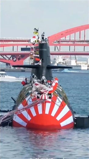 Why doesn't a submarine rust? 🌊⚓ What metal is this mysterious machine made of? 😳#shorts #science...