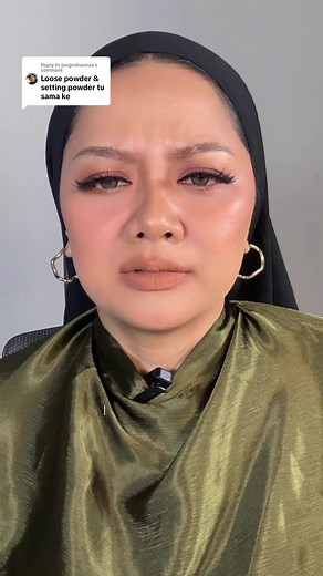 Loose powder vs setting powder. I guna loose powder to bake & set. And also, setting powder for a quick touch up 💕 #makeup #beauty #beautytips #beautyhacks | Izzaty Jamal