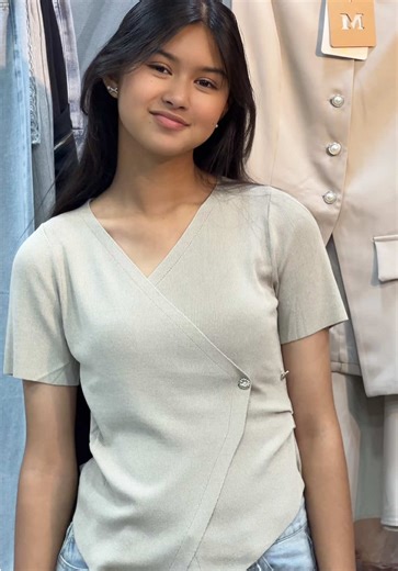 Stretchable Cross Bottom T-Shirt Available in Five Colors