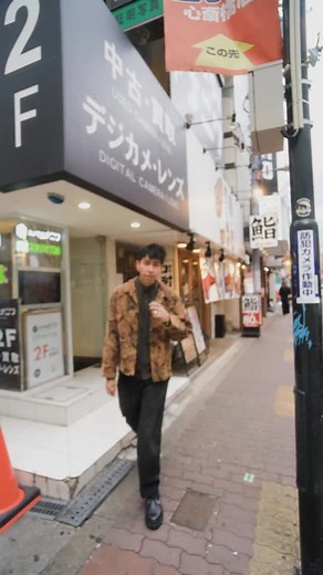 I’ve been to a lot of camera shops, but I think this one is the best 📸 I wasn’t sure what to expect when walking upstairs the first time, but this store took me by surprise. Its subtle appearance from the outside is a tease for what this shop truly has to offer. Next time you’re in Osaka Japan, definitely give this place a visit! 🇯🇵 #camerashop #osaka #filmstreetphotography #35mmfilm #analogphotography #sony #canon #nikon #pentax #fujifilm #leica #mediumformatphotography #travelphotos #visitj