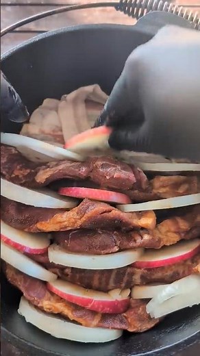 Wildschwein Schichtfleisch im Dutch Oven – Rub & Soße selbst gemacht 🔥 #Shorts