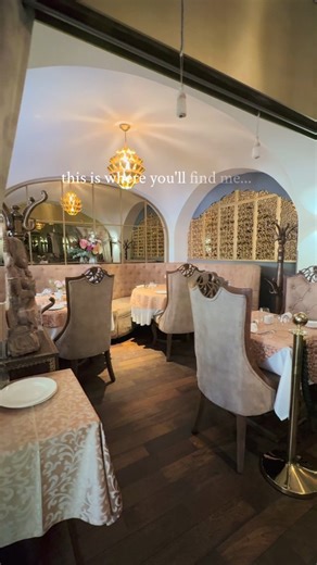 12 reactions | Tlumená světla, teplé barvy a jemná hudba vytvářejí prostor, kde se dá opravdu vypnout  Interiér Sangamu dýchá klidem a nechává vyniknout všemu ostatnímu — od vůní koření až po tiché rozhovory u stolu.  Přijďte si odpočinout a užít si večer v atmosféře, která uklidní tělo i mysl ✨ #restaurace #praha #praguefood #indianfood | Sangam Indian Restaurant | Facebook