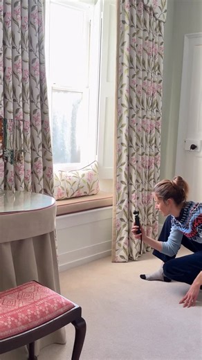 Olga Kott - Sewing Tips & Tutorials on Instagram: "Last photo shoots before Christmas, last fitting, last day at work… We made the curtains and pelmets some time ago, and now the dressing table, stool and seat pads have been added to complete the look. I love how our client has kept a traditional style while refreshing it with a modern colour palette and little bright accents. Isn’t it amazing? #bedroom #decore #interior"