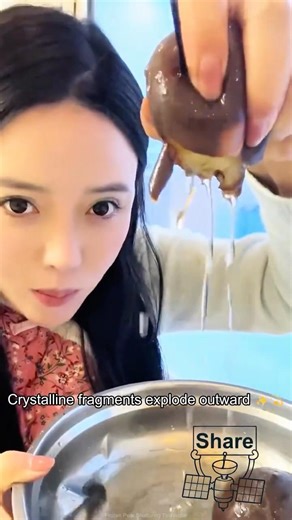 Frozen Pear Shatters Crystalline Technique