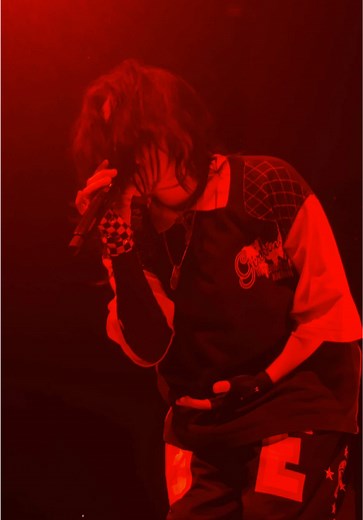 @BILLIE EILISH performing “THE DINER” in Paris, France | billie eilish