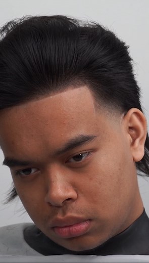 Visit our website get started Learn the fundamentals of men’s advanced hair cutting | with multiple lessons structured in way that teaches you how to use an advanced techniques - methods for precision hair cutting 📈 Our courses allows you to have a better understanding of how hair works and gives you the knowledge and confidence to work and deal with all hair types and lengths 📈 visit our website to get started 🌍 www.ariessalon.world_______________________________#barbers #barber #barberlife 